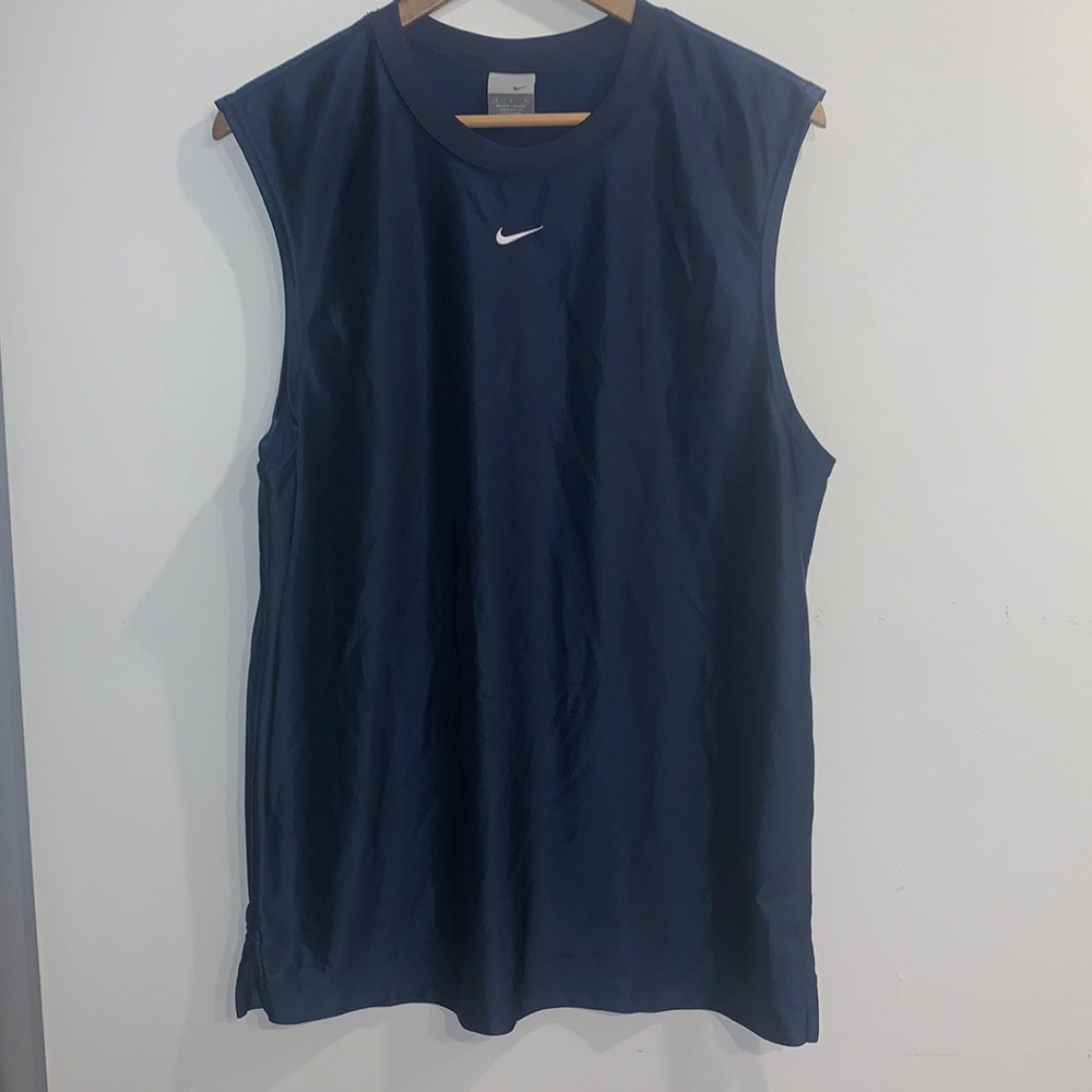 Nike sleeveless shirt